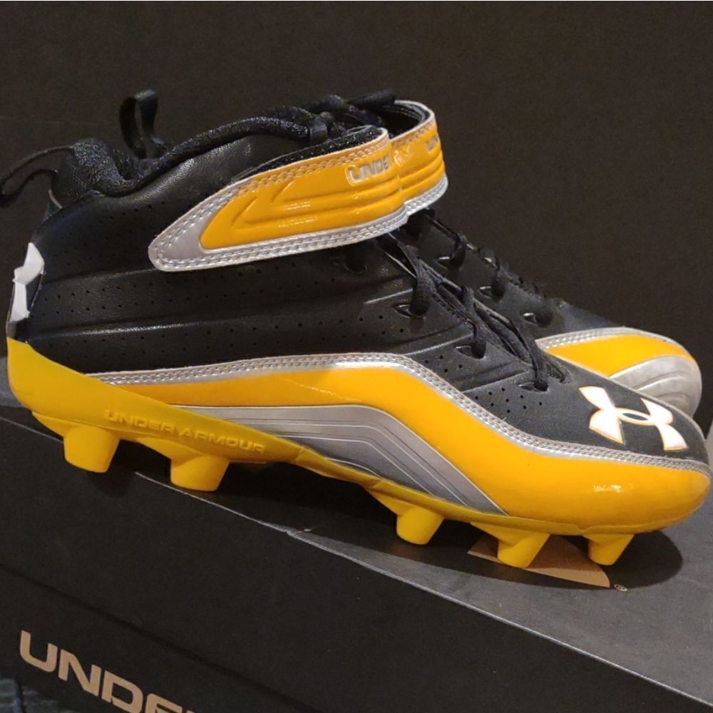 Under Armour Nitro Cleats Yellow Black NWB